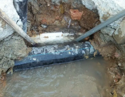 吉隆测漏水之水管漏水